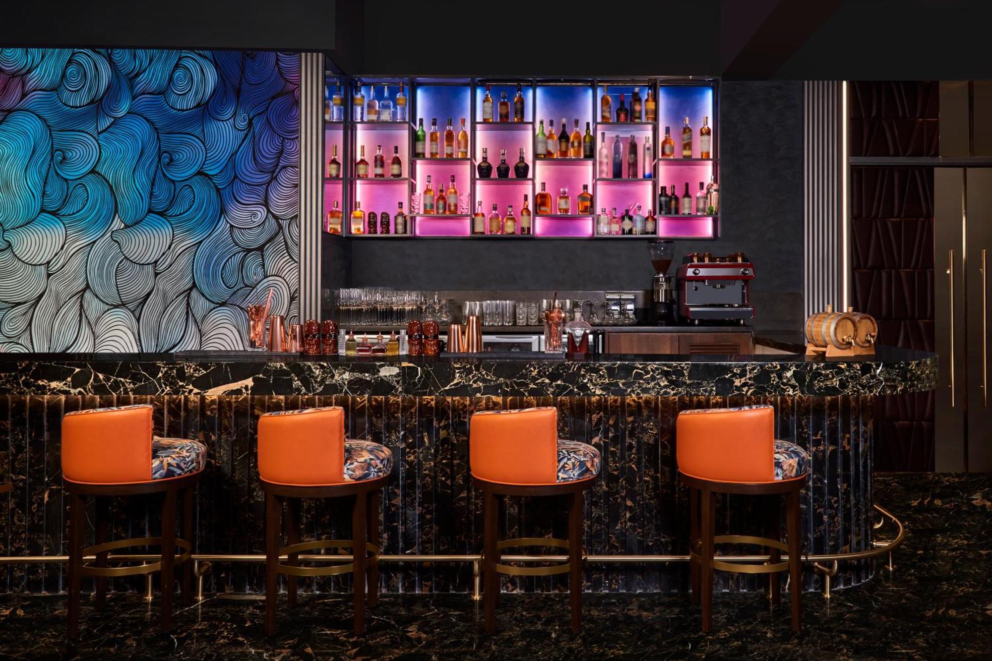 Novotel Mumbai International Airport Экстерьер фото The bar at the 1919