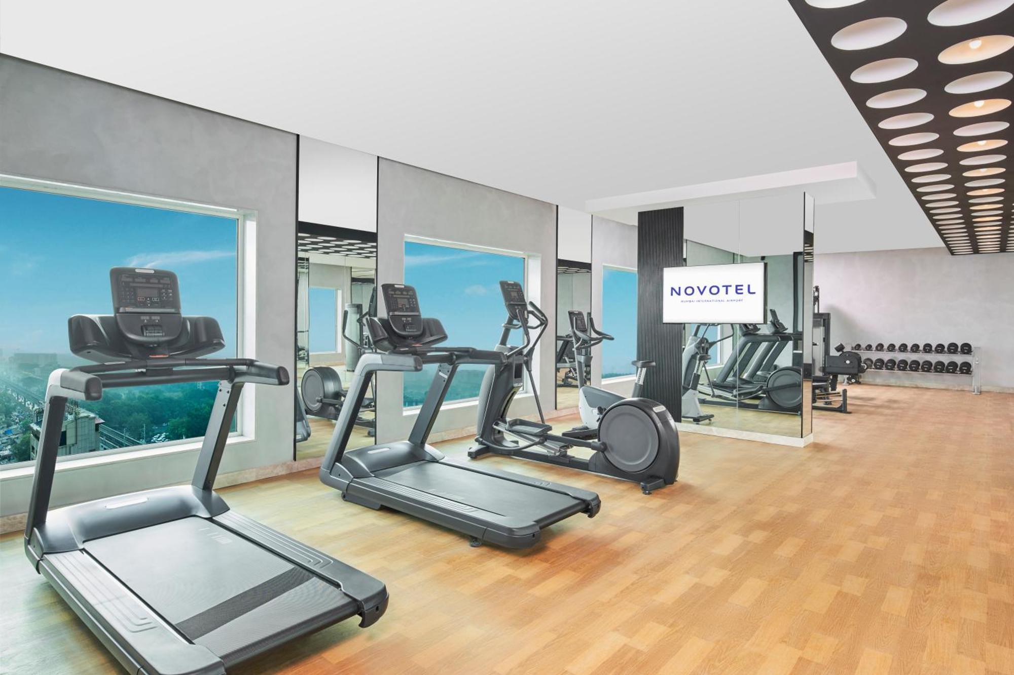 Novotel Mumbai International Airport Экстерьер фото A typical gym at a Novotel hotel
