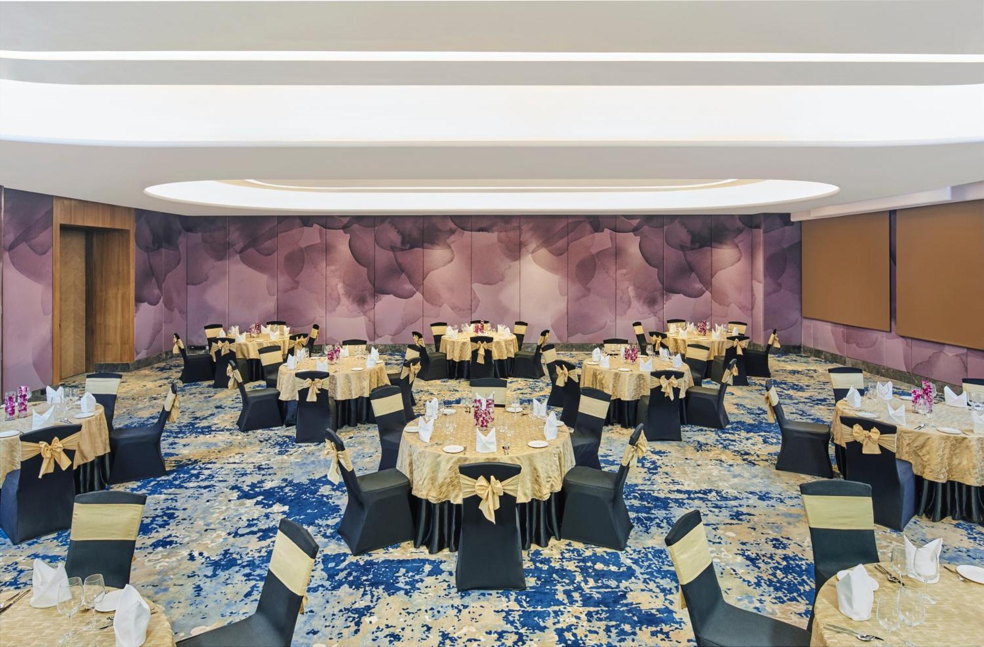 Novotel Mumbai International Airport Экстерьер фото The ballroom