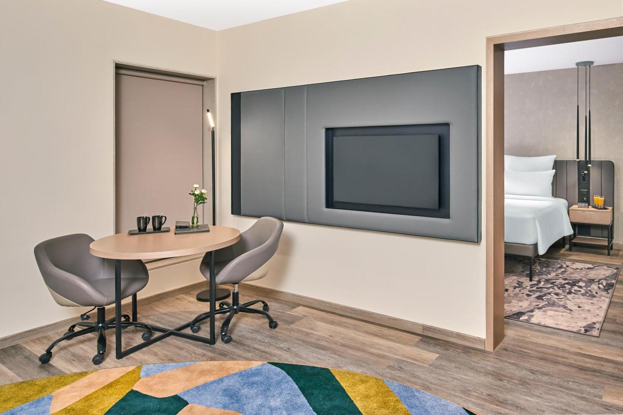 Novotel Mumbai International Airport Экстерьер фото A room at the hotel